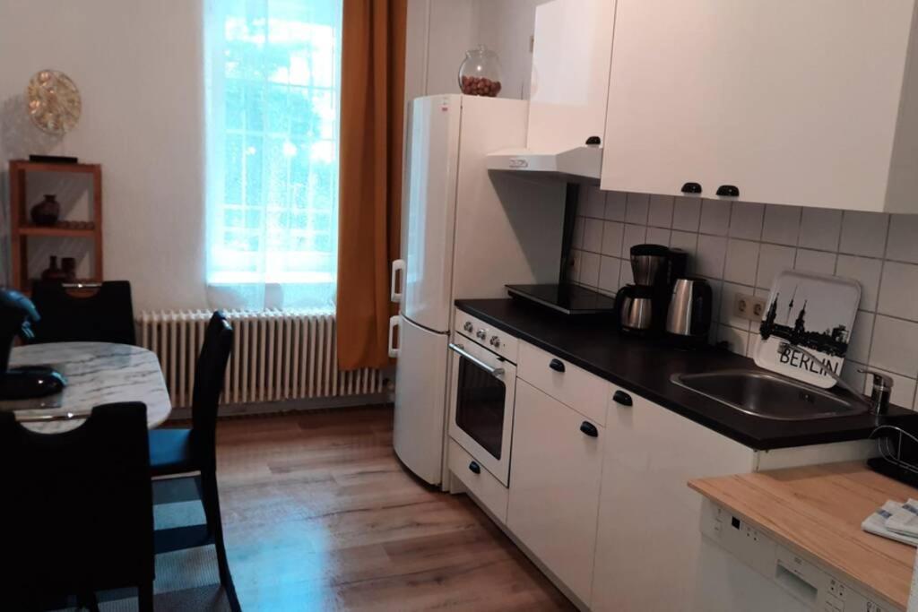 Family Apartment For 6 Guests, Mitte Moabit Берлин Экстерьер фото